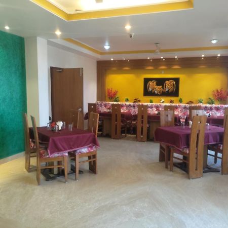 Hotel Fort View Tikamgarh Экстерьер фото