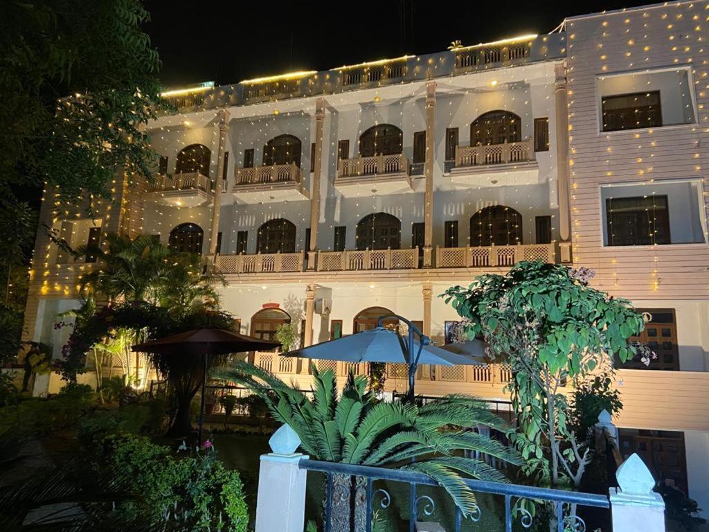 Hotel Fort View Tikamgarh Экстерьер фото