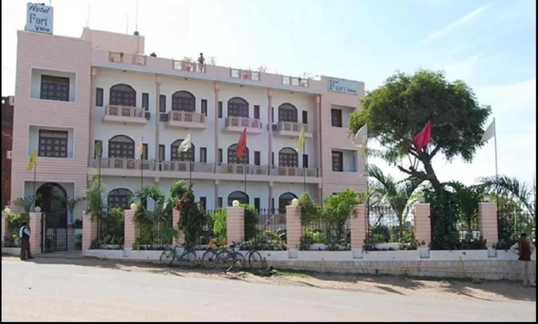 Hotel Fort View Tikamgarh Экстерьер фото