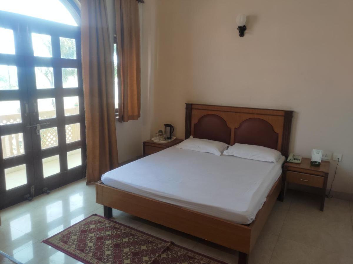 Hotel Fort View Tikamgarh Экстерьер фото